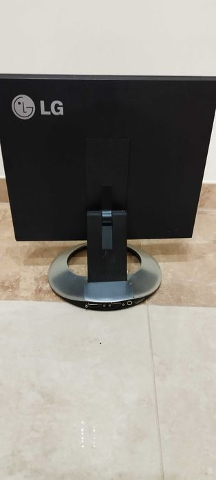 Monitor LG L19 i Monitor LG L17