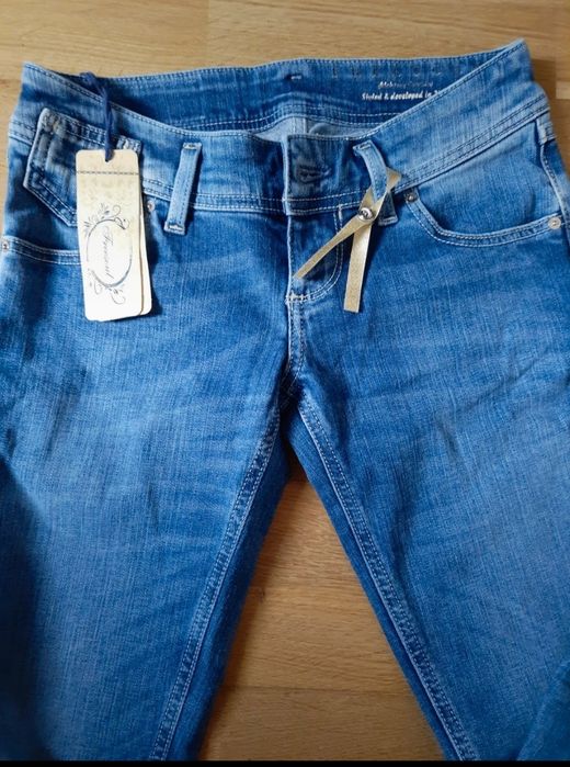Jeansy r. 32 niski stan, nowe z metka