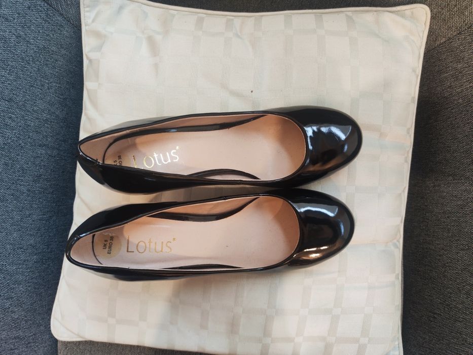 Damskie buty na obcasie