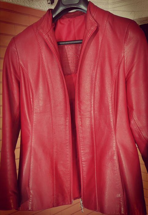 Casaco vermelho em PELE GENUINA