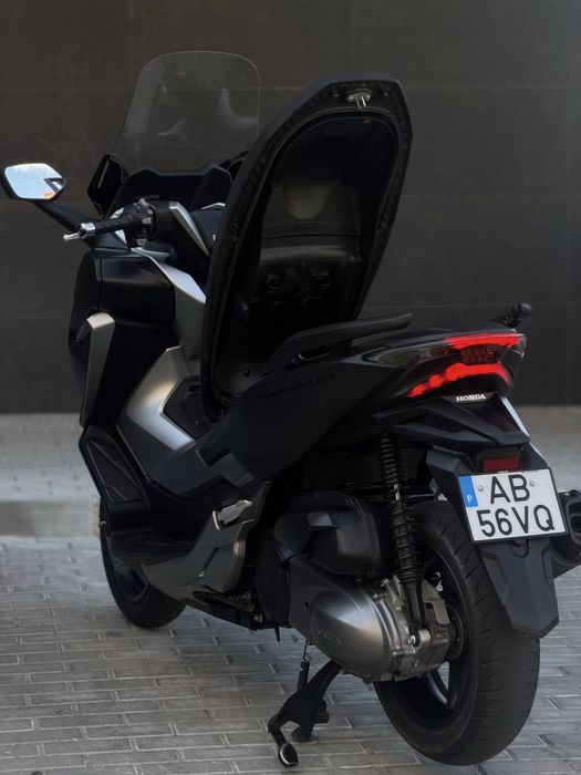 HONDA FORZA 300 - Ótimo Estado!