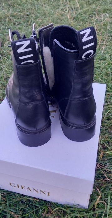 Продам зимні ботінки