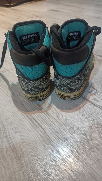 wyjątkowe kolorowe buty Supra sneakersy 42.5