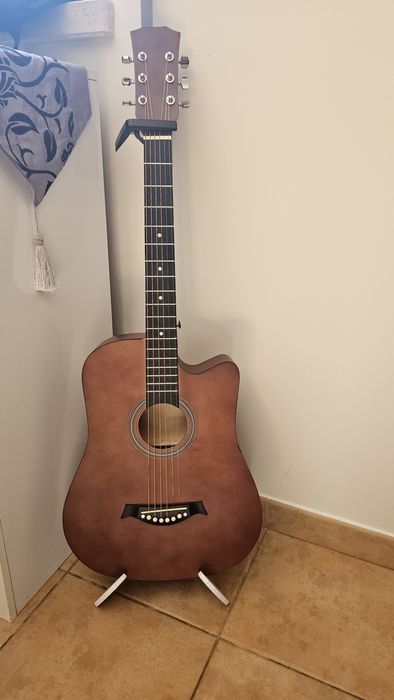 Guitarra acústica cutaway