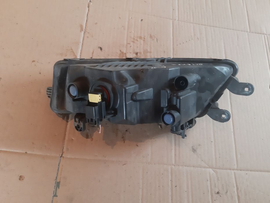 Sprzedam lewy halogen skoda octavia III