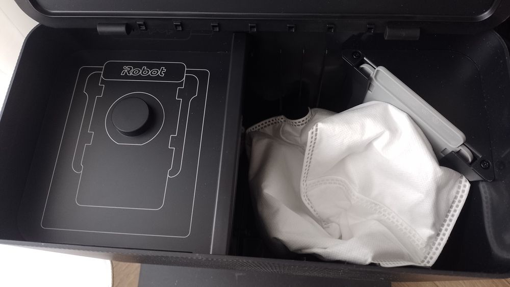 Stacja Clean Base do robota iRobot Roomba serii j7