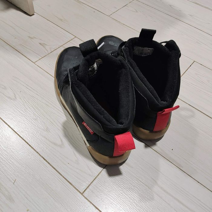 Зимові кросівки cropp