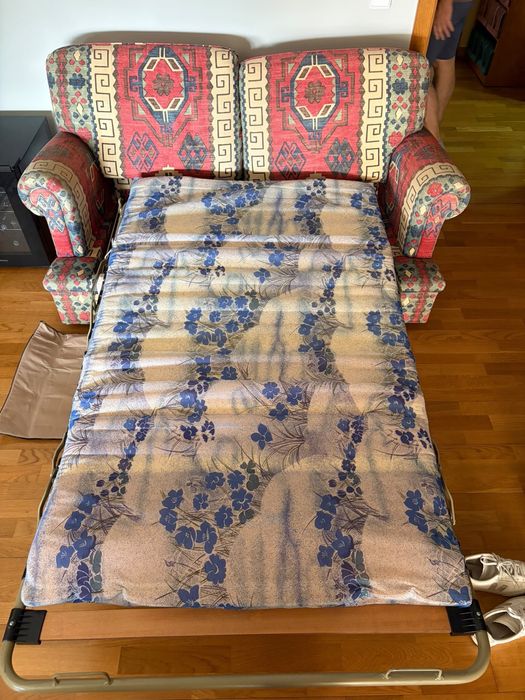 Sofa com cama incluida