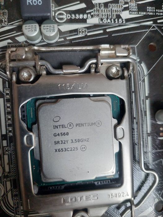 Материнська плата Asus B150METM2  c ПРОЦЕСОРОМ INTEL PENTIUM G4560 І ПАМЯТ'Ю ДДР4 4 ГБ