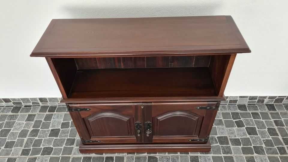 Móvel rústico estilo Conventual