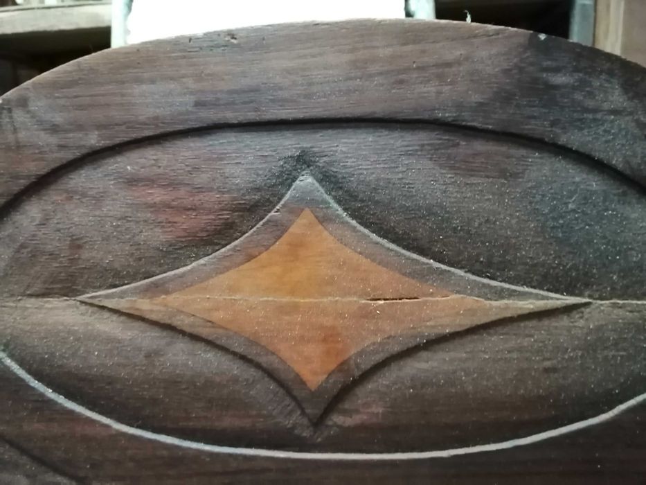 cama de casal antiga , ver bem as fotos e ler o anuncio