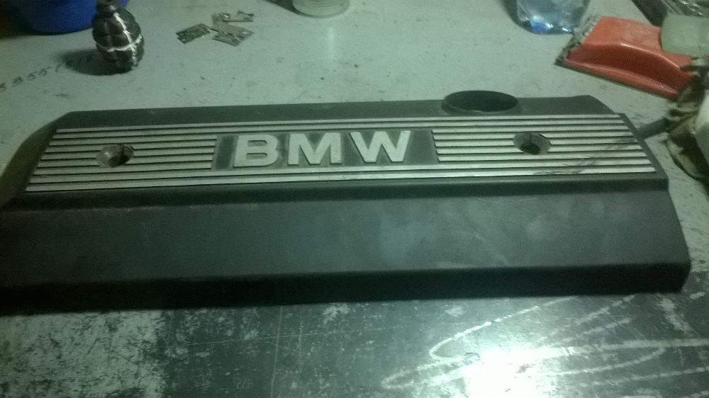 Крышка клапанов BMW
