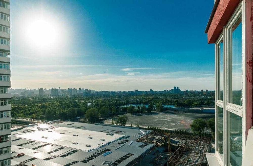 Стильна квартира. При відключенні світла - ліфти працюють, вода є.