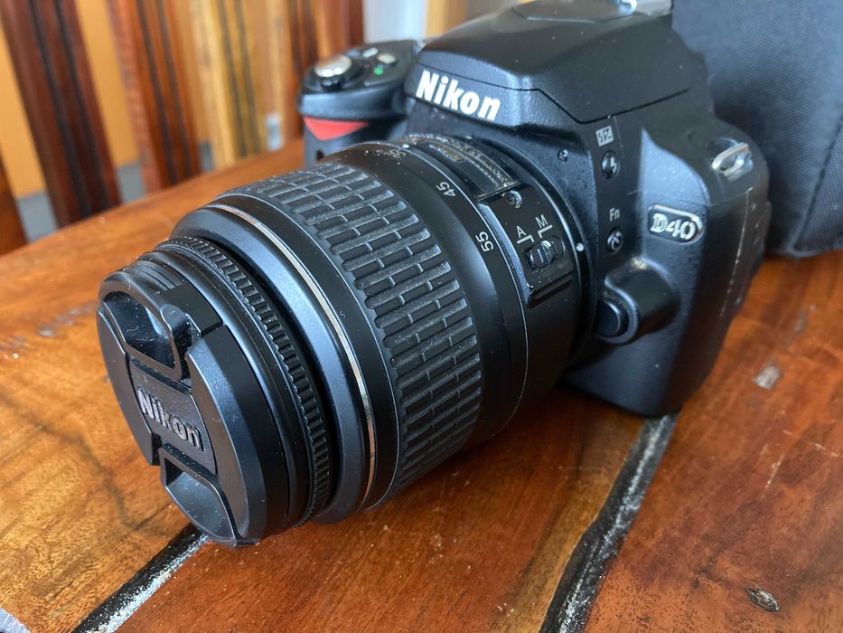 Nikon D40 + Lente 18-55mm - Pronta a usar