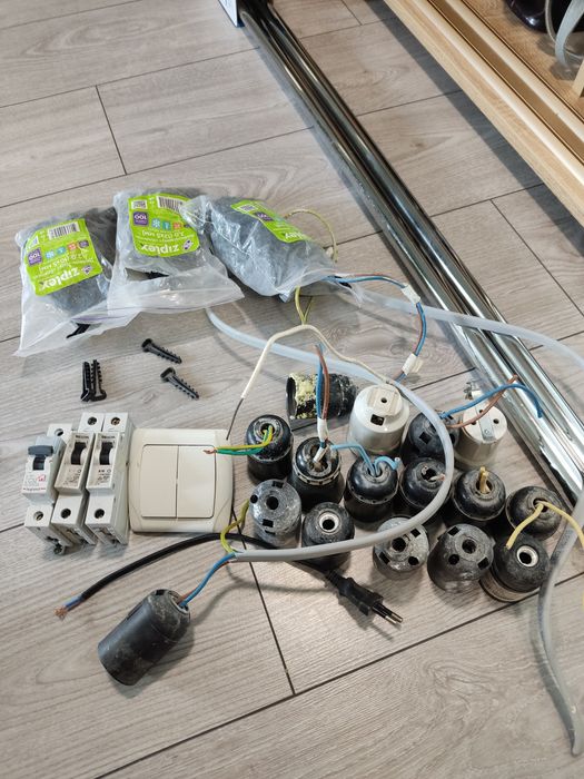 Патрон електричний під Е27