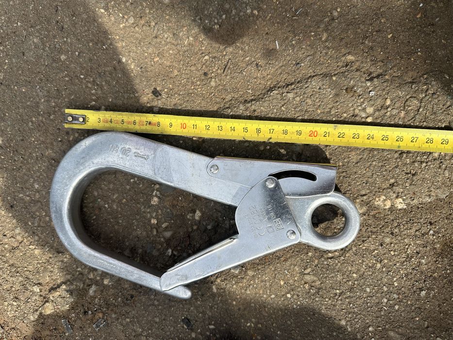 Hak karabinek wspinaczkowy aluminiowy zatrzaskowy automatyczny 20kn