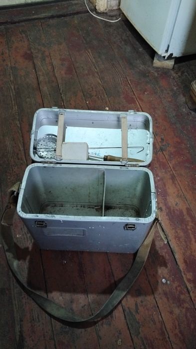 Ящик для зимової риболовлі