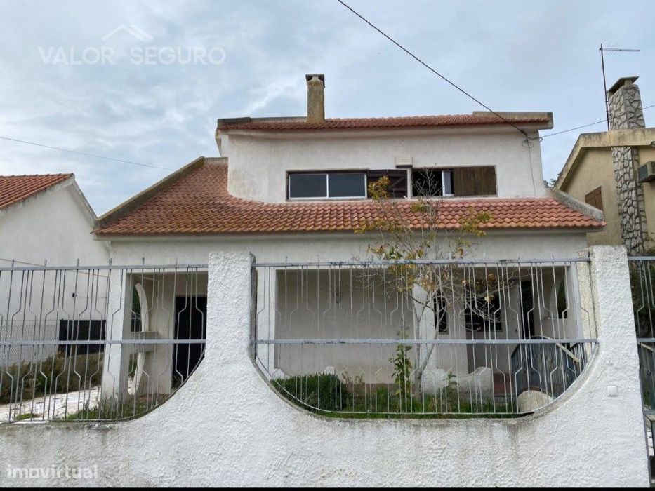 Moradia V6 em Charneca da Caparica