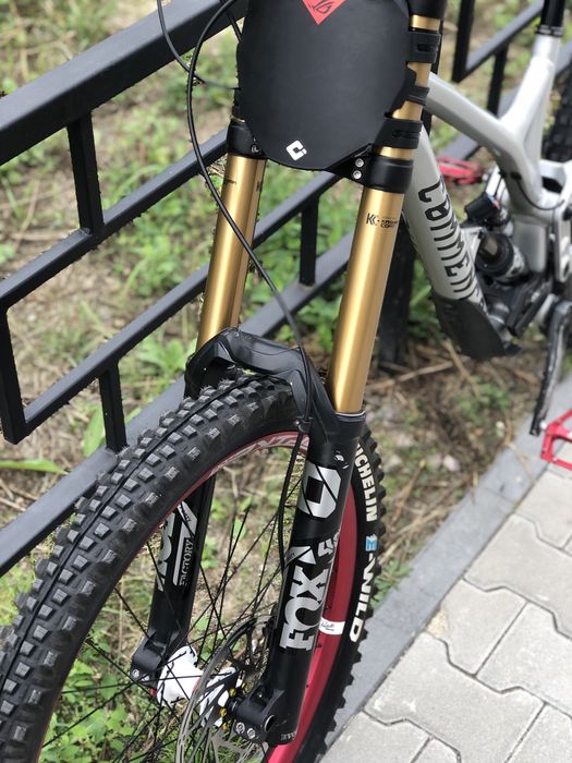 Commencal DH supreme 2021 (fox,sram,spank)
