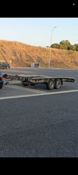 Atrelado porta carros