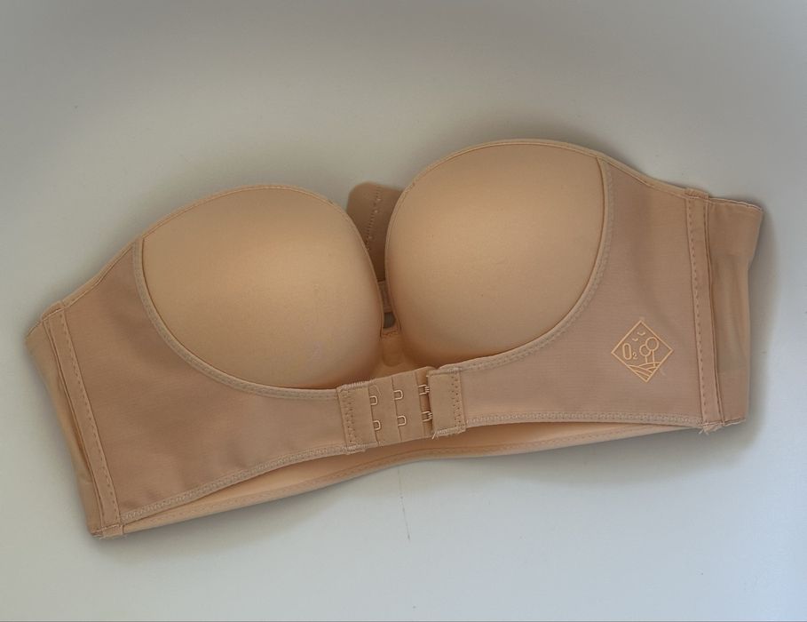 Бюстгальтери нові