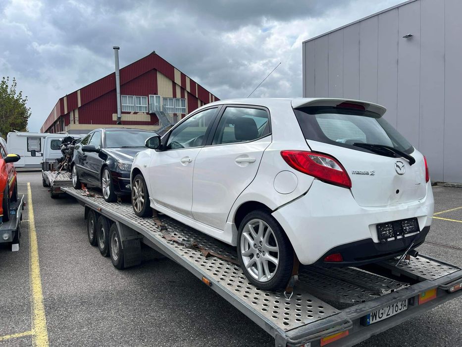 Laweta , transport aut, maszyn, autolaweta, holowanie, assistance