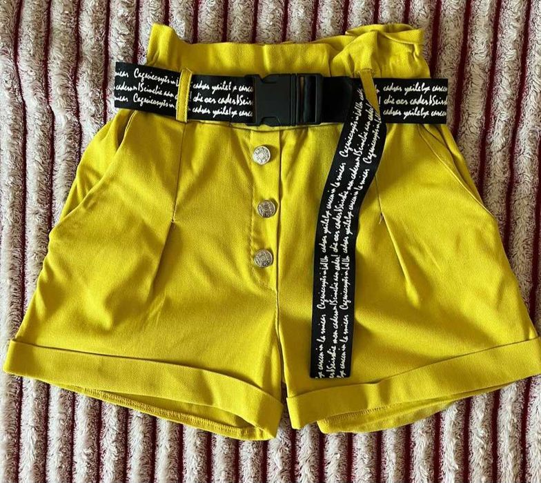 Класичні шорти 146 розмір