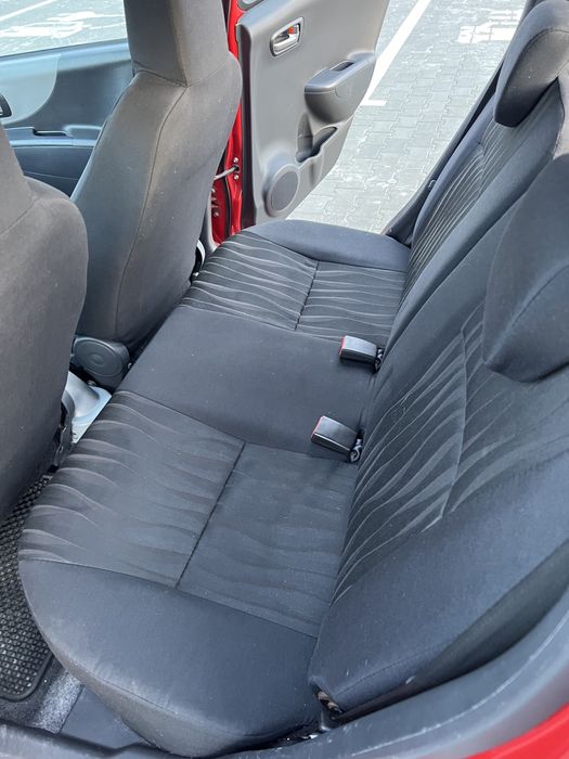 Автомобіль Nissan Pixo 2012