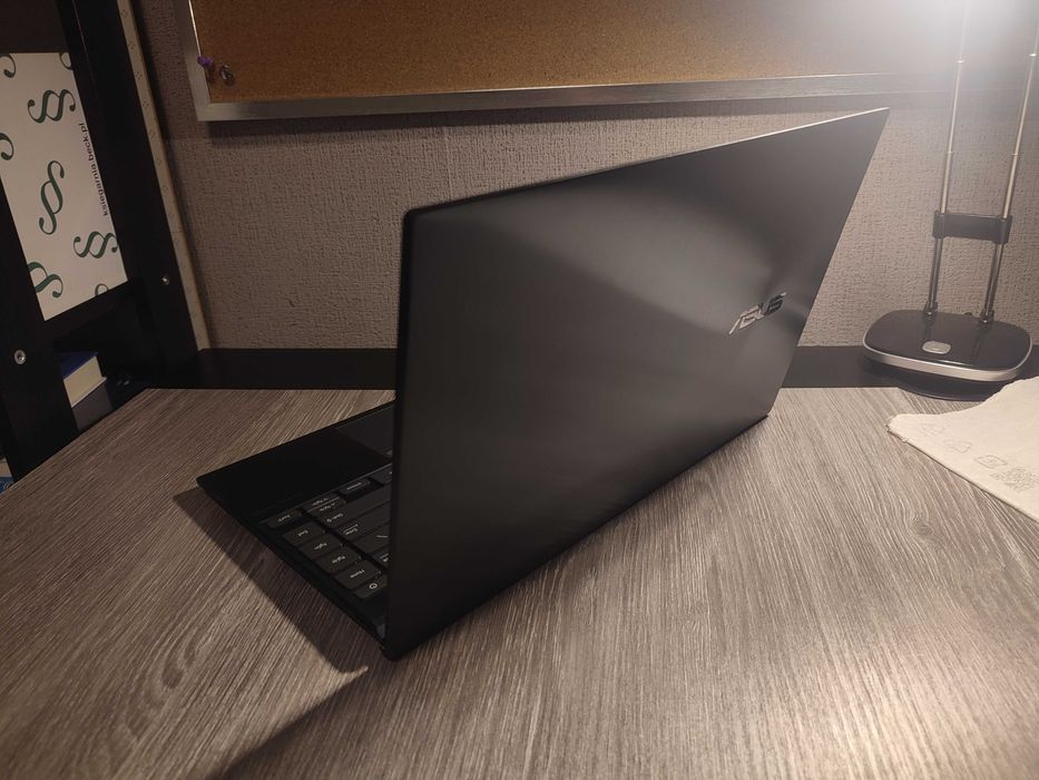 Asus ZenBook 14 AMD Ryzen 5 4500U / 16 GB RAM / 512 GB SSD