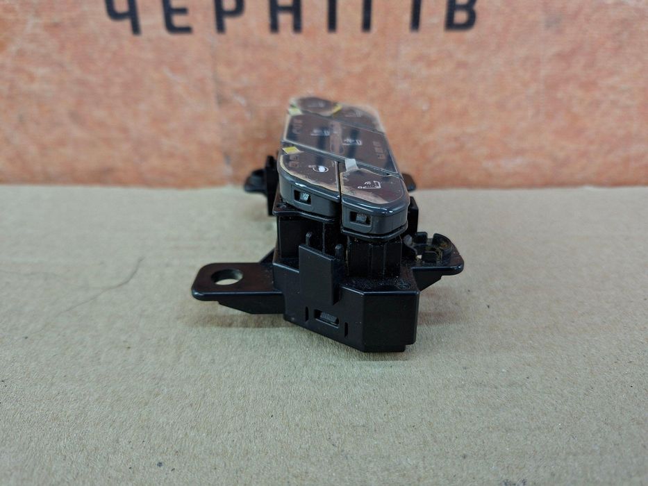 Kia EV9 23- Блок подогрева сидений 93250-DO000