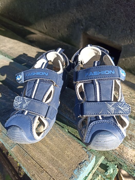 Босоніжки на липучках з закритим передом 27р для хлопчика