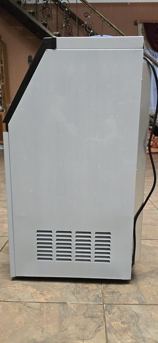 Льодогенератор Vevor SKF-B30F-D-43R з можливістю підключення води з бутля або водогону