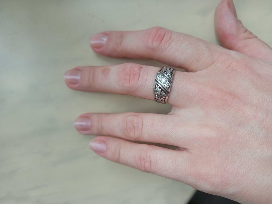 Продам серебряный перстень