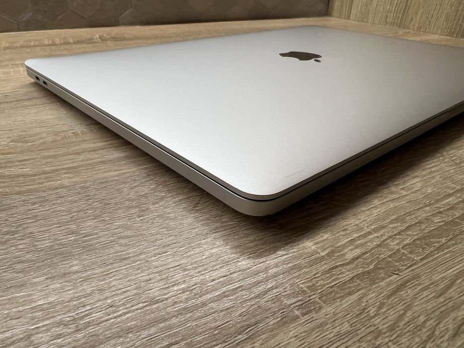 MacBook Pro 16' 2019 A2141 /i9 8-Core/16Gb RAM/1TB SSD/8Gb GPU/ MDM