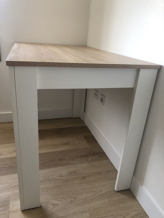 Mesa de cozinha ou secretária