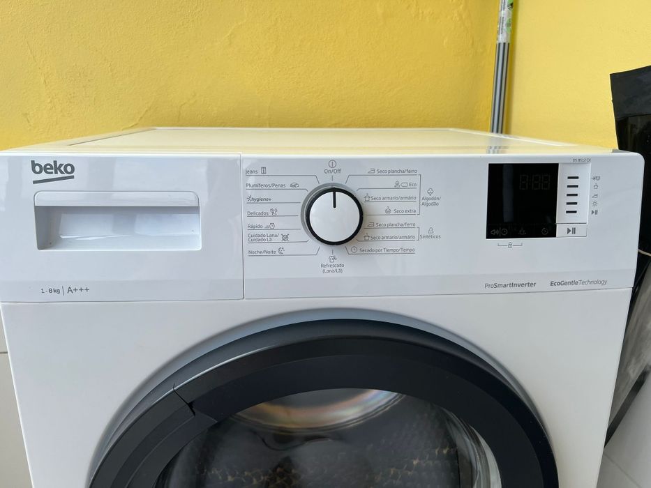 Máquina de secar roupa marca Beko