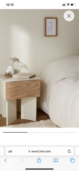 Mesa de cabeceira H&M home (ótimo estado). Preta