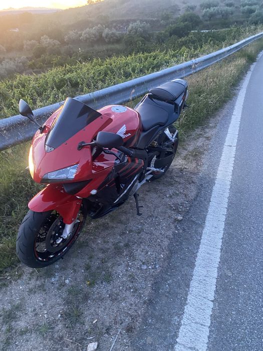 Honda cbr 600rr como nova