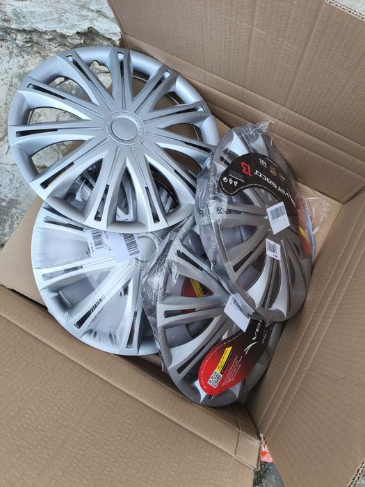 Tampões de roda VERSACO Spark 11060 
Tamanho 13
conjunto completo (4 tampões)
Novas.

motivo da venda: engano no tamanho da roda.