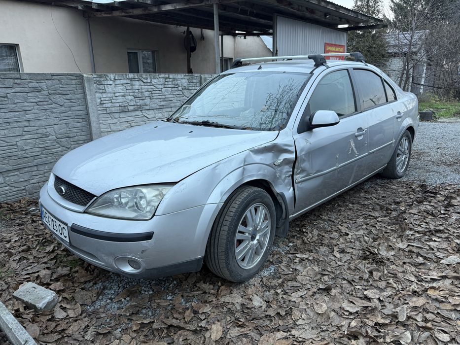 После легкого ДТП)
Запускается и даже можно сказать ездить 
Машина с доками и переоформлением 
Мотор работает отлично 
Резина не плохая
Возможна доставка за отдельную плату