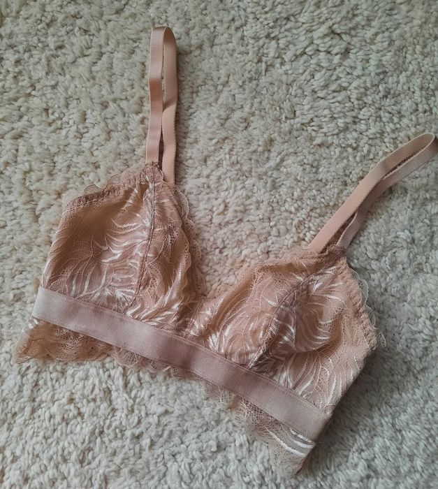 Кружевной бюстгальтер бралетт Body Essentials by Tchibo