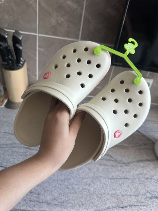 Продам нові Crocs