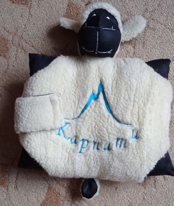 Подушка, іграшка, баранчик Шон, сувенір із Карпат