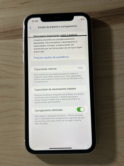iPhone 11 Branco (alguns pixeis danificados)