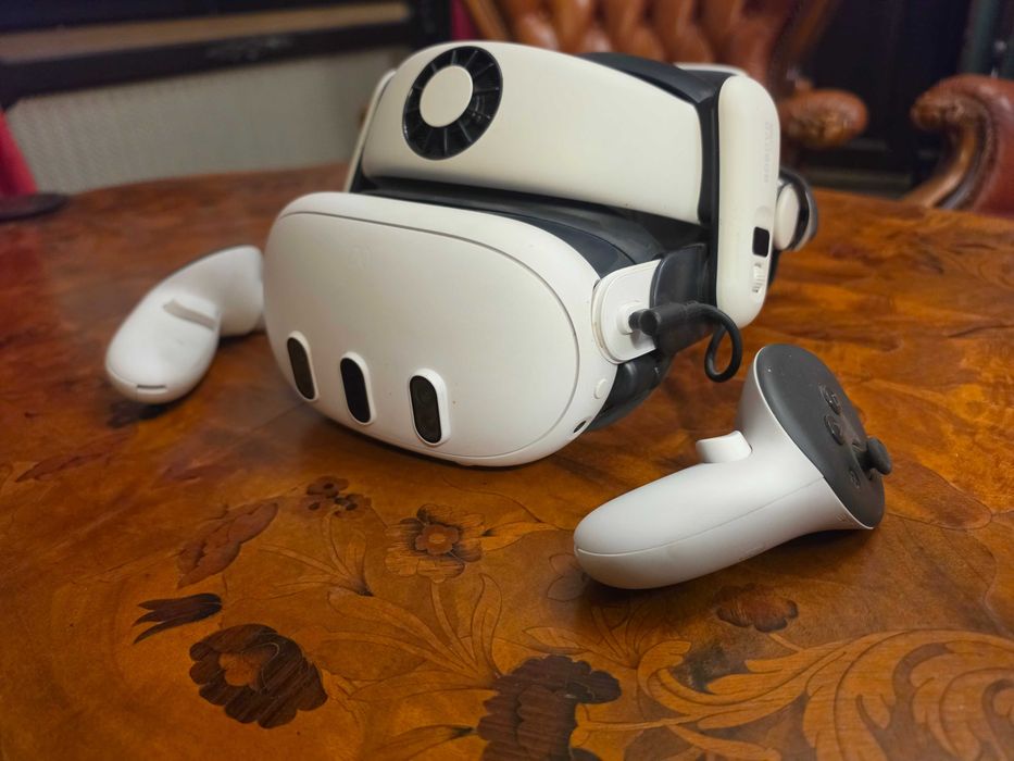 Oculus Quest 3 128GB + Bobovr S3 + Bobovr D3 + Bobovr B100 + Bobovr F3