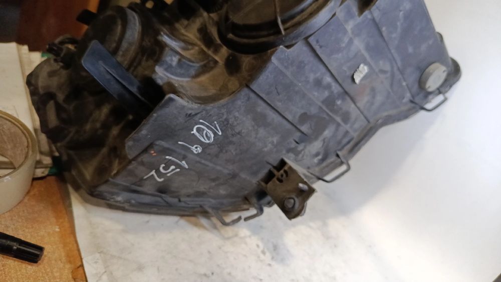Ótica / farol esquerda VOLKSWAGEN Polo (9N)