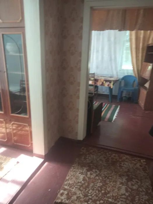 Продам два будинки на одній ділянкі.