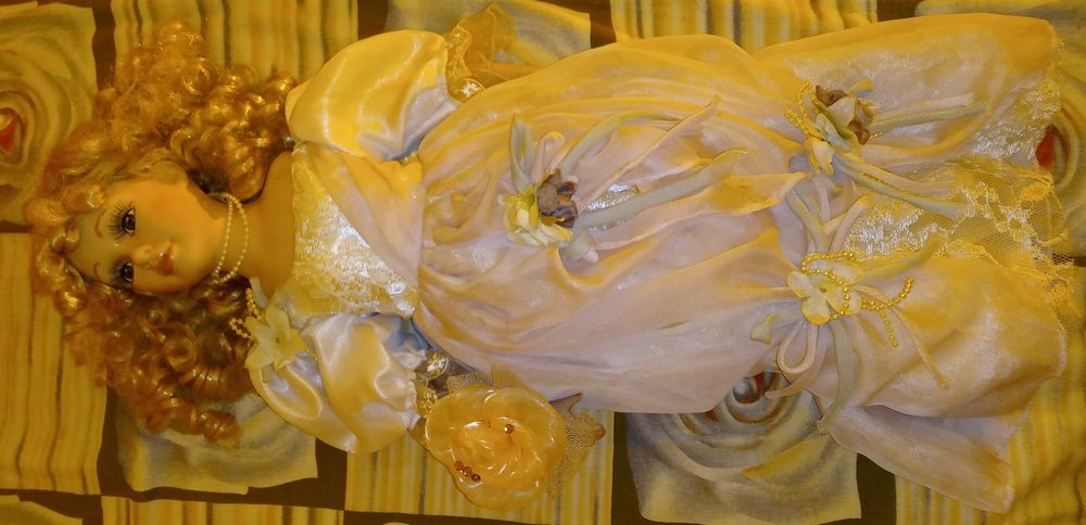 Кукла коллекционная фарфоровая ,большая