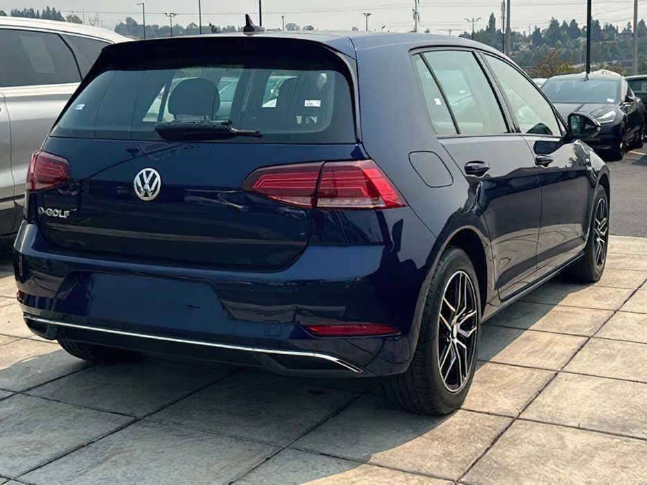 Volkswagen e-Golf SE      2019