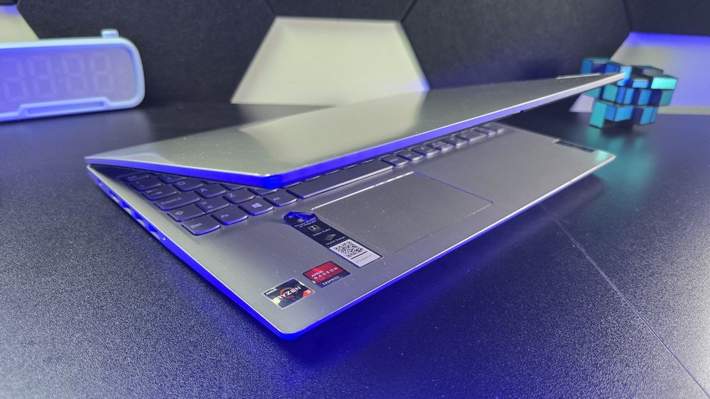 Portátil Lenovo IdeaPad 15.6" | Ryzen 3 | 8GB RAM | SSD Rápido | Windo